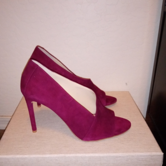 Vince Camuto Rallien Suede Leather Peep Toe Stiletto Heels Size 10 - Picture 4 of 7